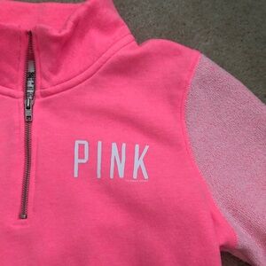 PINK Victoria’s Secret sweatshirt. Size M.